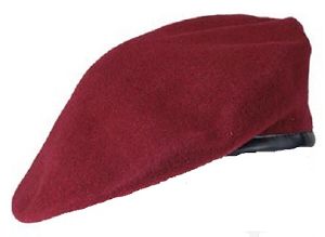 BERET ROUGE 100 % PURE LAINE TAILLE 56