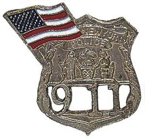 BADGE / PIN'S / EPINGLE / INSIGNE EN METAL ARGENTE - OFFICIER DE POLICE DE NEW YORK